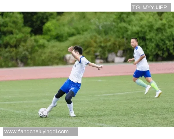 足球前瞻:解析即将到来的精彩赛事与球队动态展望 足球前瞻:解析即将到来的精彩赛事与球队动态展望